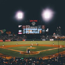 谷爱凌再创佳绩 自由式滑雪世界杯摘金