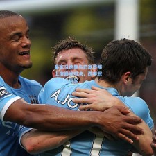 皇家马德里与巴塞罗那上演巅峰对决，西甲冠军悬念再起