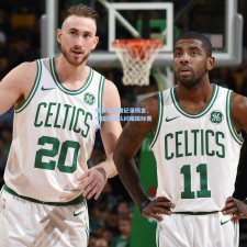 蝶泳名将破纪录摘金，中国游泳队闪耀国际赛场