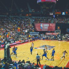 雪橇世锦赛激战正酣 德国选手强势领跑